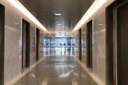 上海大厦用的什么型号电梯，上海大厦内部？