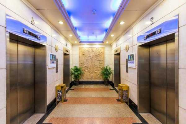 上海大厦用的什么型号电梯，上海大厦内部？
