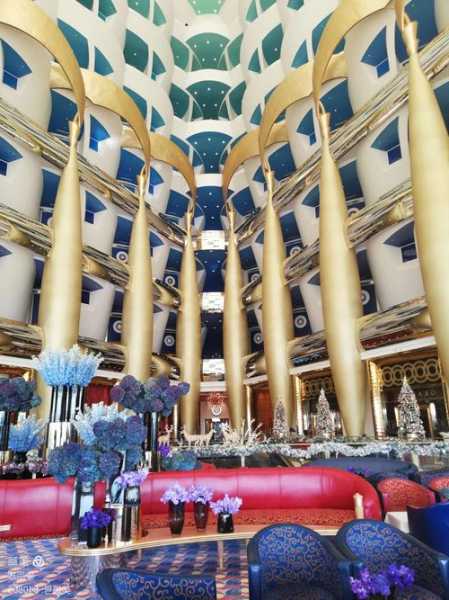 迪拜帆船酒店电梯型号，迪拜帆船酒店顶层套房价格？