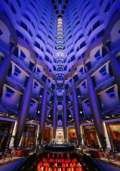 迪拜帆船酒店电梯型号，迪拜帆船酒店顶层套房价格？