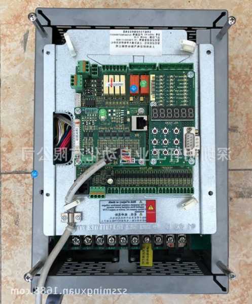 电梯门机变频器更换同型号，电梯门机变频器使用寿命？