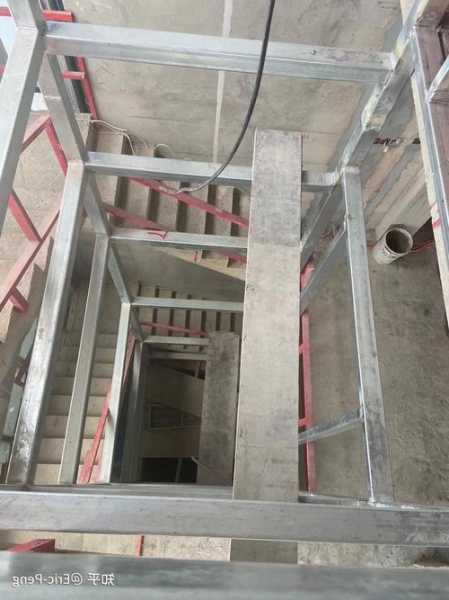 电梯井钢架钢材型号？钢结构电梯井架验收规范？