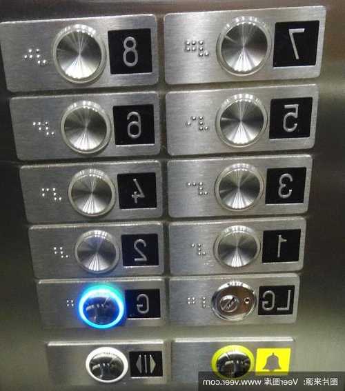 电梯控制面板型号价格，电梯的控制面板一般都按在什么高度