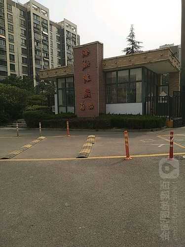 钢城新苑电梯什么型号，钢城新苑什么时候建的？