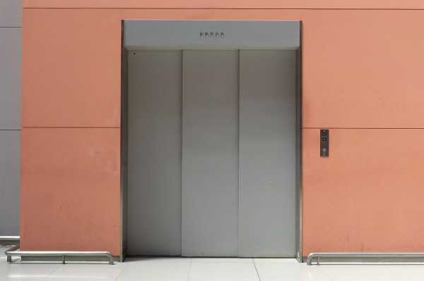 常州电梯防火门材质型号，电梯间防火门？